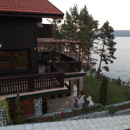 Villa Iskar Lake Residence By Bookvillabg Shtarkelovo Gnezdo Buitenkant foto