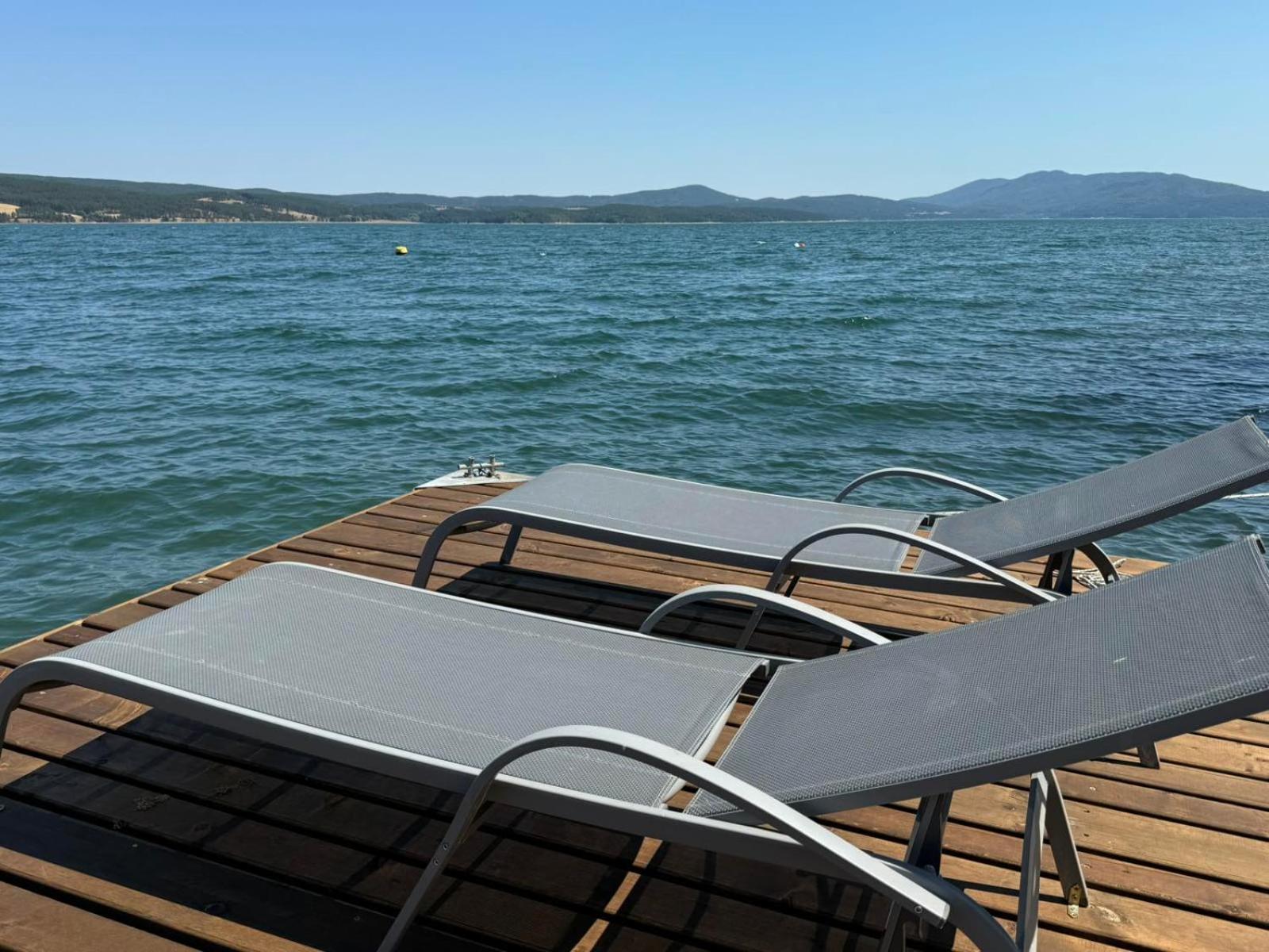 Villa Iskar Lake Residence By Bookvillabg Shtarkelovo Gnezdo Buitenkant foto