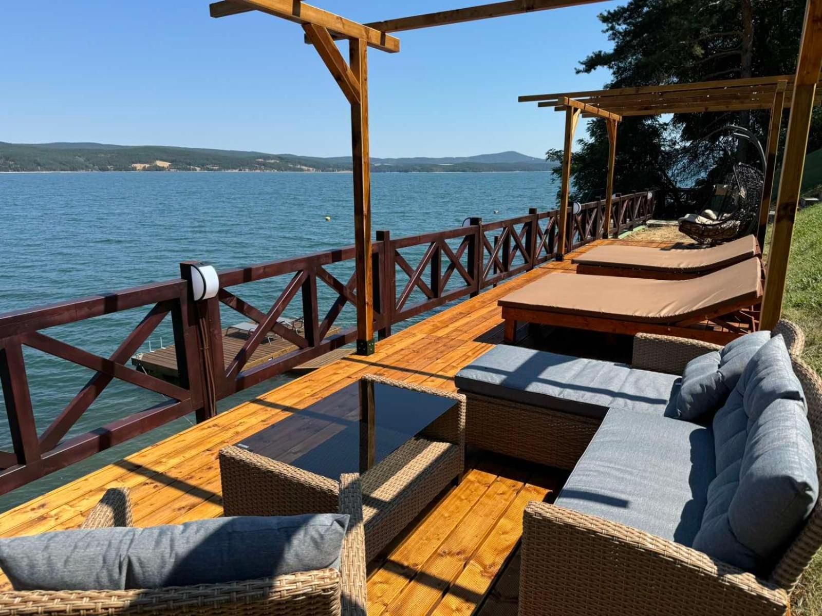 Villa Iskar Lake Residence By Bookvillabg Shtarkelovo Gnezdo Buitenkant foto