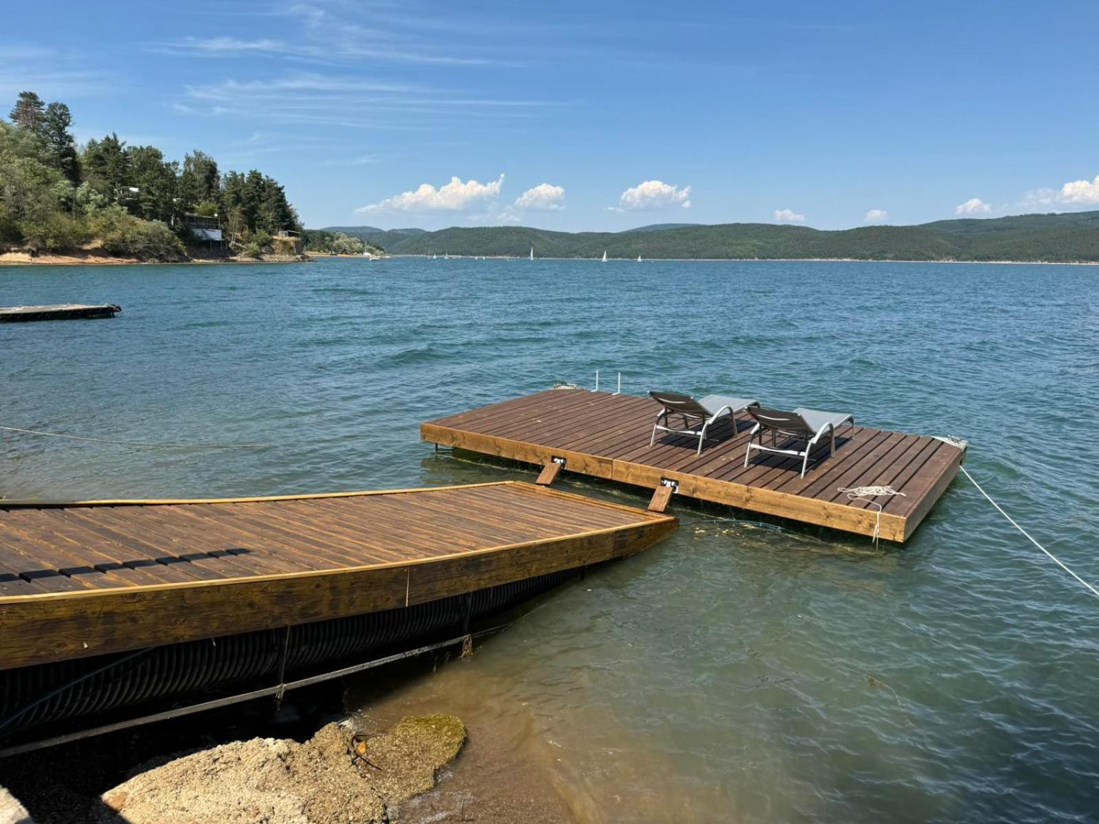 Villa Iskar Lake Residence By Bookvillabg Shtarkelovo Gnezdo Buitenkant foto