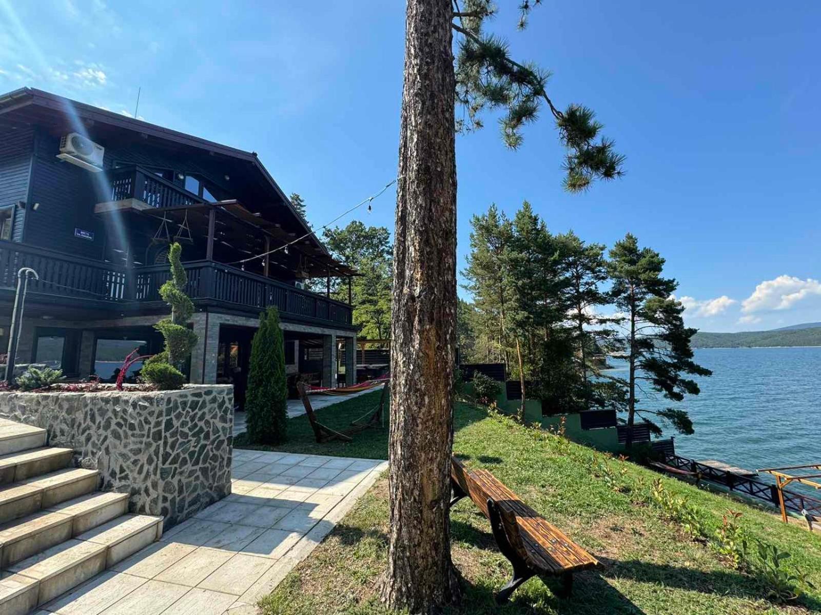 Villa Iskar Lake Residence By Bookvillabg Shtarkelovo Gnezdo Buitenkant foto