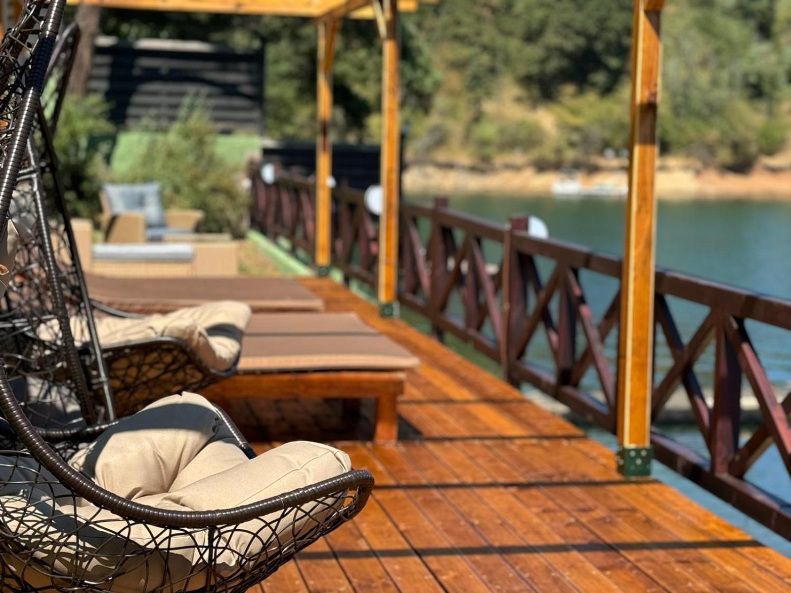 Villa Iskar Lake Residence By Bookvillabg Shtarkelovo Gnezdo Buitenkant foto