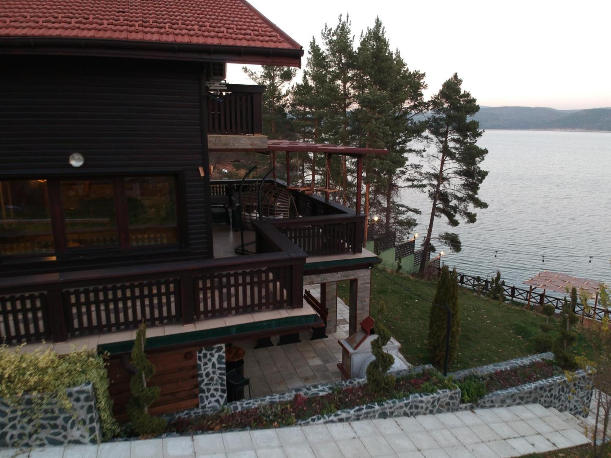 Villa Iskar Lake Residence By Bookvillabg Shtarkelovo Gnezdo Buitenkant foto